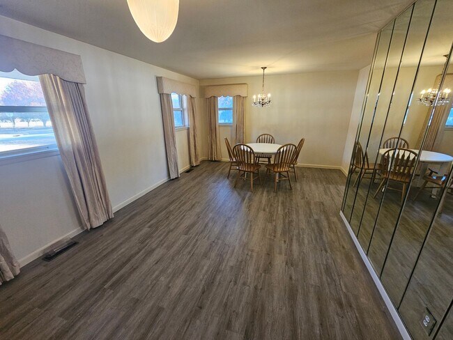Foto del edificio - Nice 3 bedroom 2 bath home in North Fayetteville