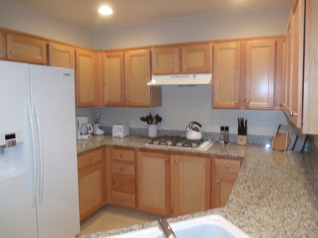 Foto del edificio - Fully Furnished Park Avenue Condo