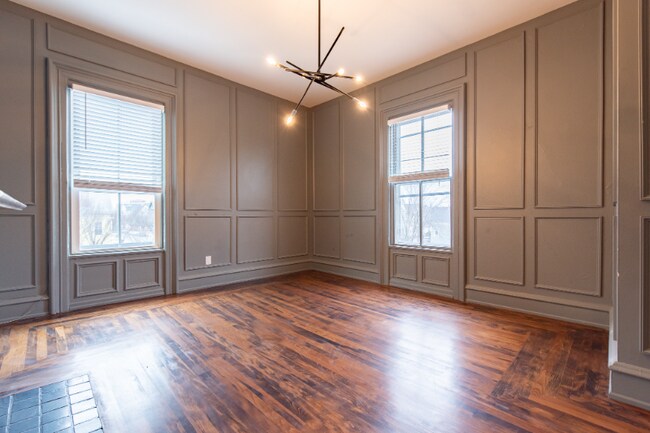 Foto del edificio - 215 Broadway