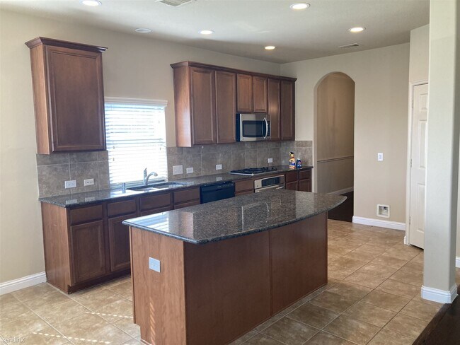 Building Photo - 4 br, 2.5 bath House - 8202 Kerrington Gle...