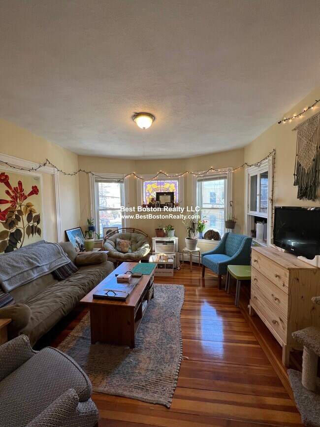 Building Photo - 2 Gilson Terrace