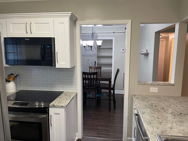 Foto del edificio - 2846 Walton Way