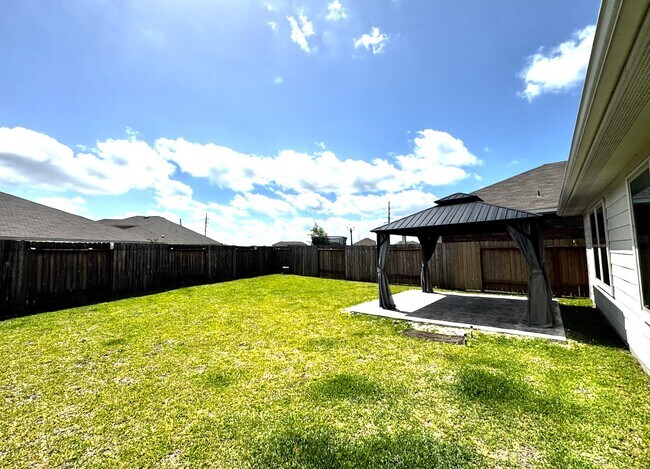Foto del edificio - 5238 Bay Mdws Ln