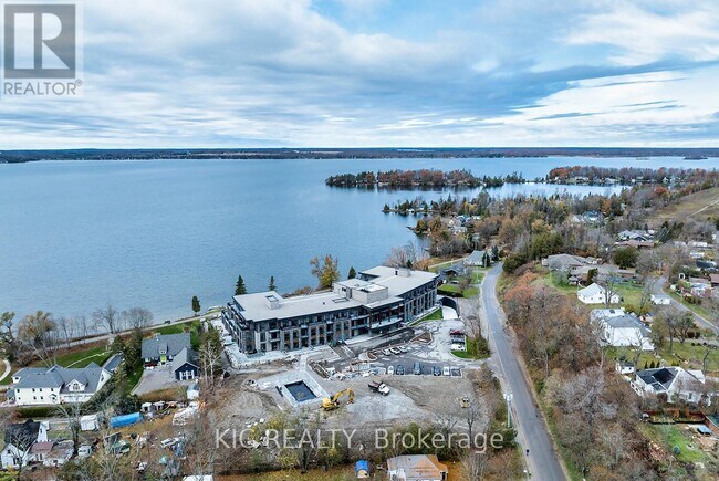 Building Photo - 99 Louisa St