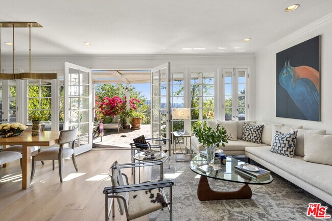 Foto del edificio - 9762 Burnley Pl