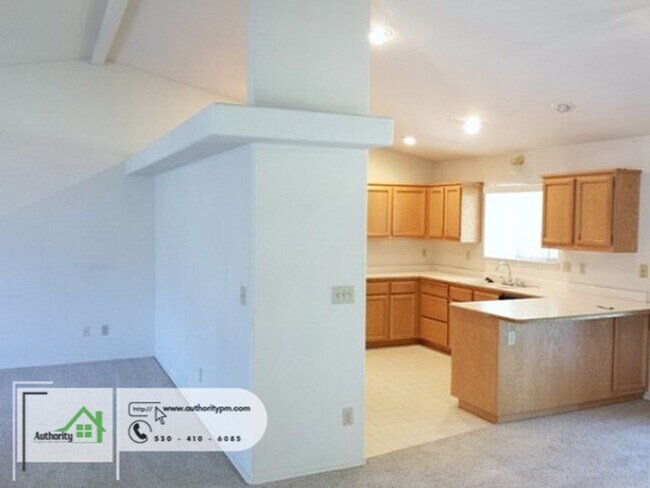 Foto del edificio - 3323 Forest Homes Dr