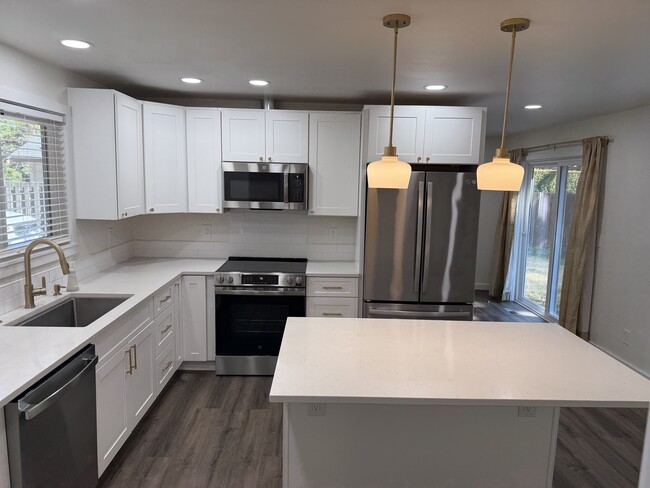 Building Photo - 4239 S 184th Pl