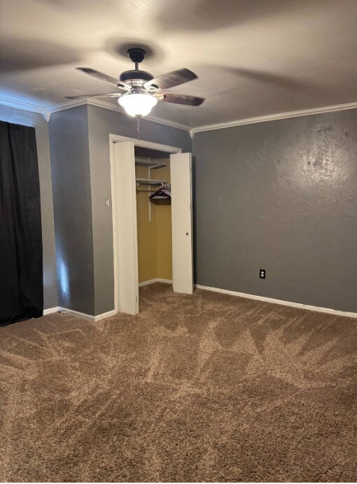 Building Photo - 724 E Delaware Ave