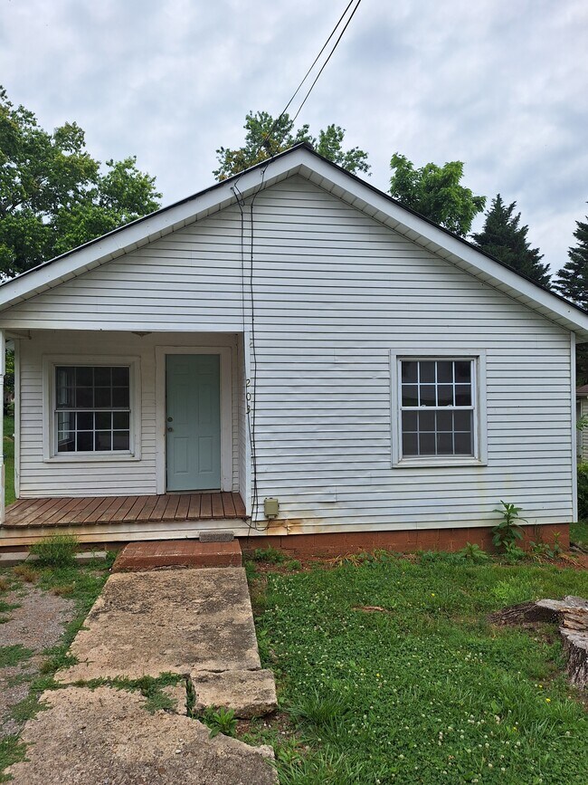 203 3rd Ave NE, Winchester, TN 37398 House Rental in Winchester, TN