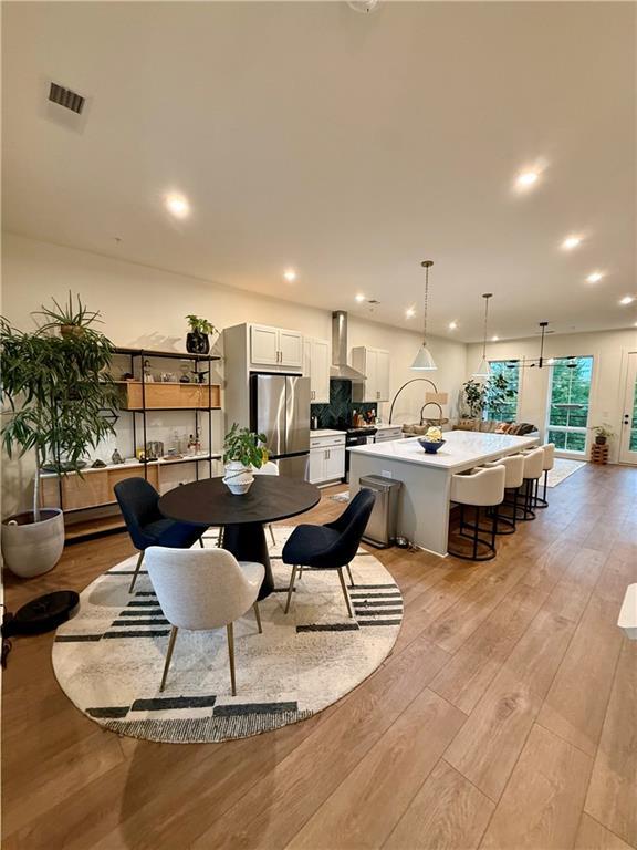 Foto del edificio - 1276 Longreen Ter NW