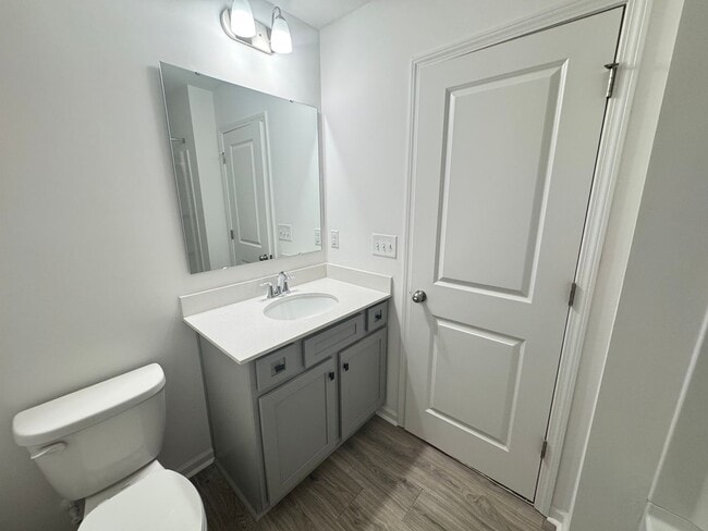 Building Photo - Ready June 6th! Two bedroom townhome in Lo...