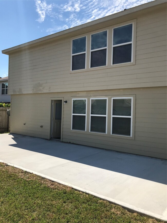 Building Photo - 3238 Apple Dale Dr