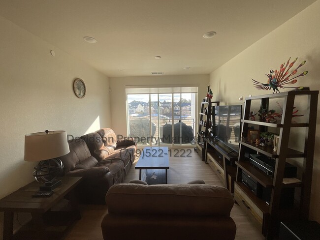 Building Photo - Beautiful Newer Condo in Briargate Area