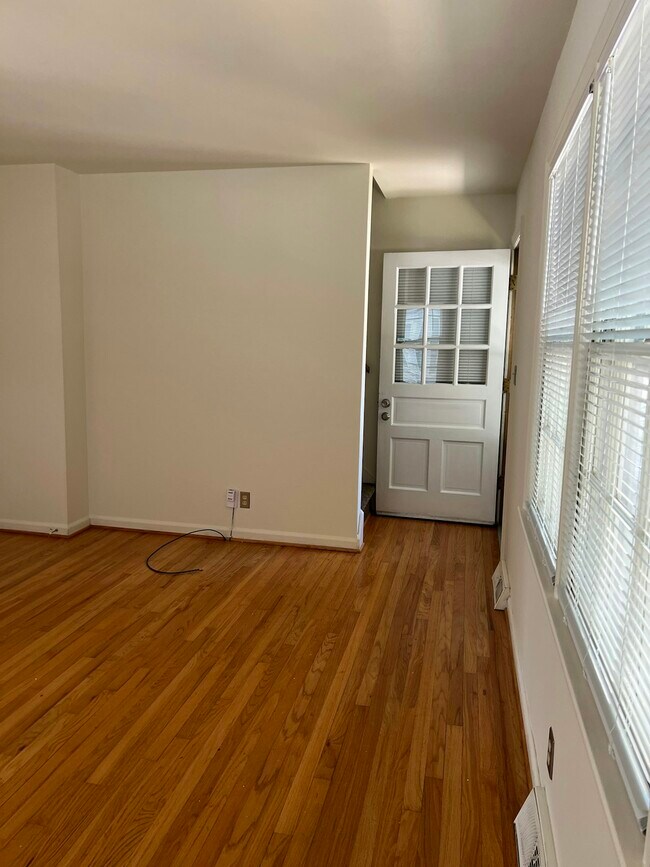 Foto del edificio - 4547 Mercier St
