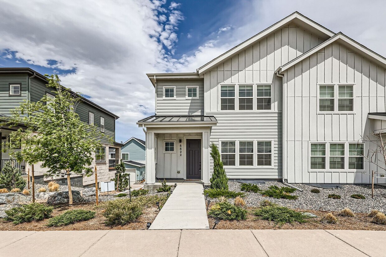 Primary Photo - Evolve Real Estate: Available Immediately!...