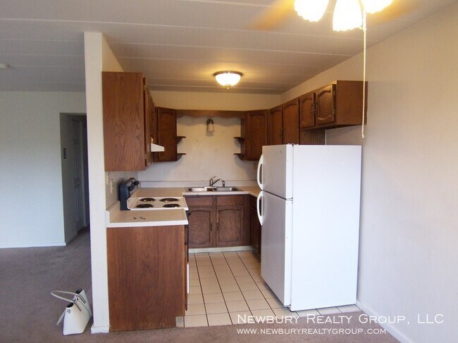 Building Photo - Poplar Apartments first floor