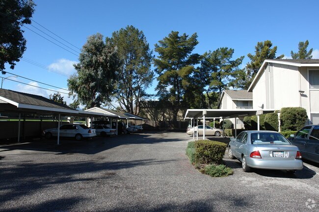 Foto del edificio - Garden Court Apartments