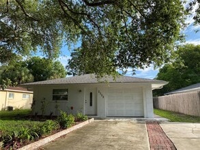 Building Photo - 2133 Bougainvillea St