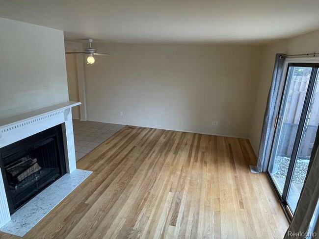 Foto del edificio - 8487 Pepper Ridge Dr