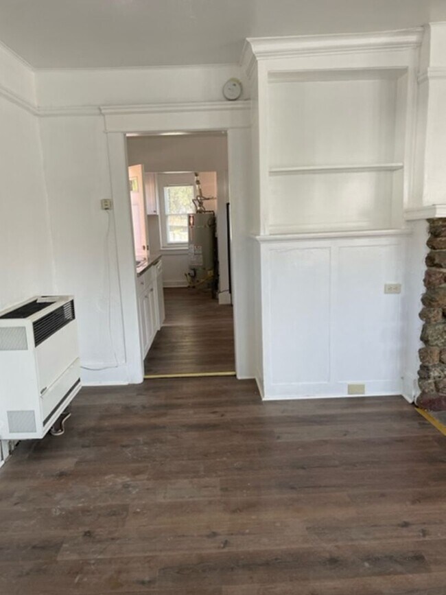 Building Photo - El Camino Real 6