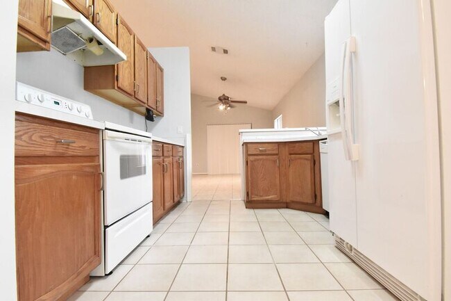Foto del edificio - 277 Lakebreeze Cir