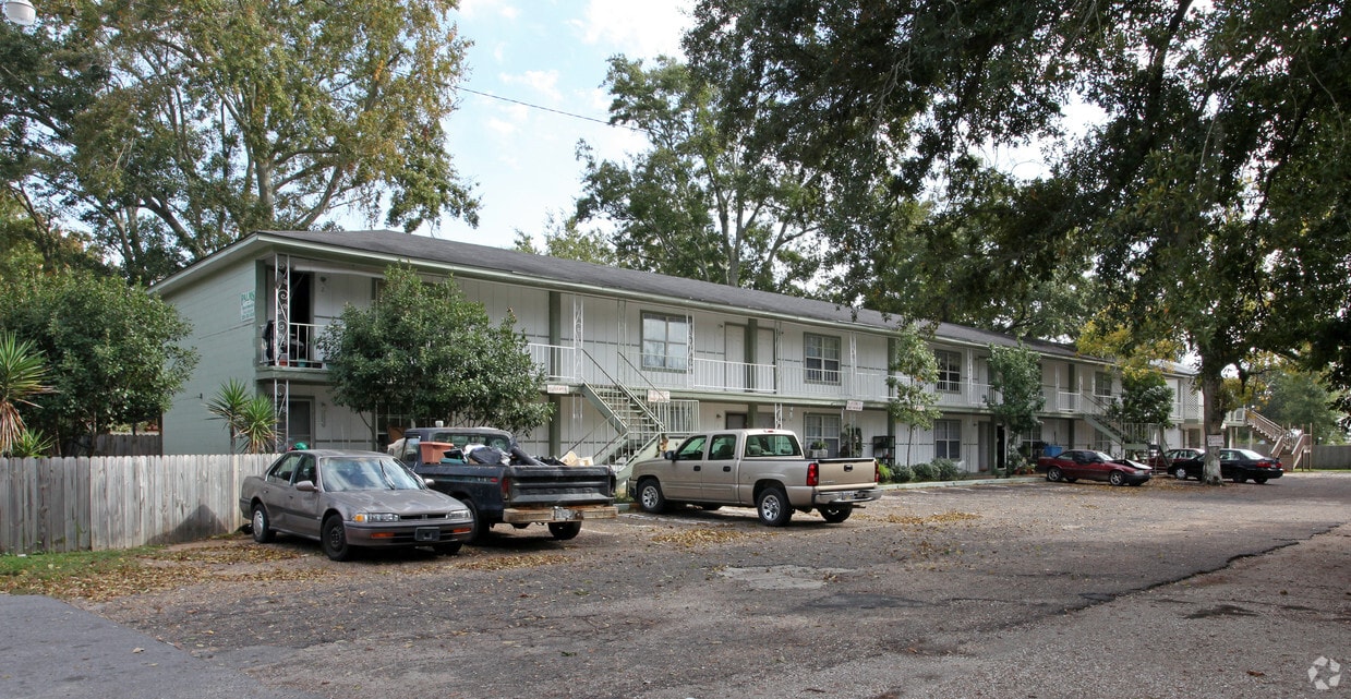 2306 Catalpa Ave, Pascagoula, MS 39567 Apartments in Pascagoula, MS