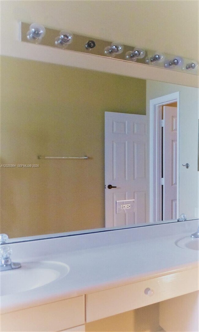 Building Photo - 1139 Chenille Cir