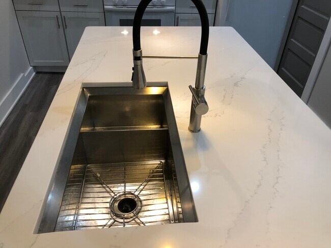 Foto del edificio - 82 S Main St