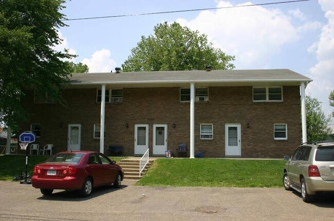 Building Photo - 2910 Fernwood Ave Building Photo - 2910 Fernwood Ave