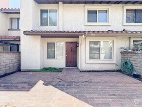 Building Photo - 9814 Ladera Ct