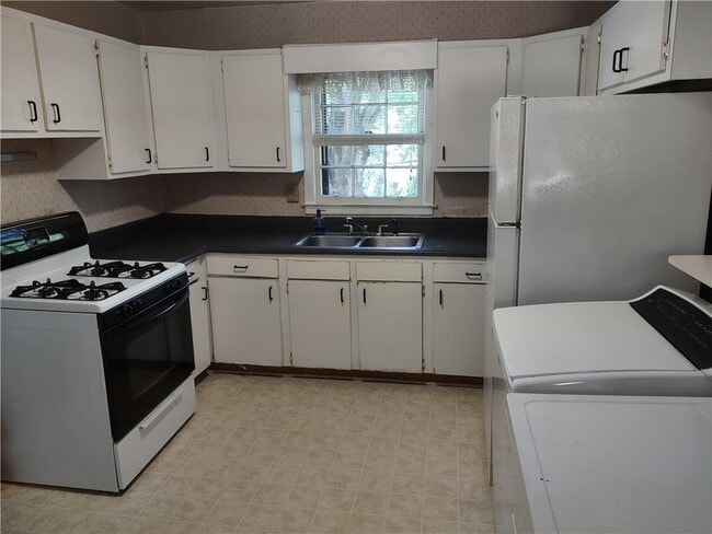 Foto del edificio - 1687 Beacon Hill Blvd NE