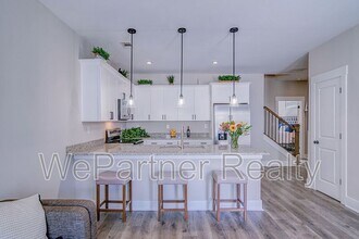 Building Photo - 6 N Rim Dr