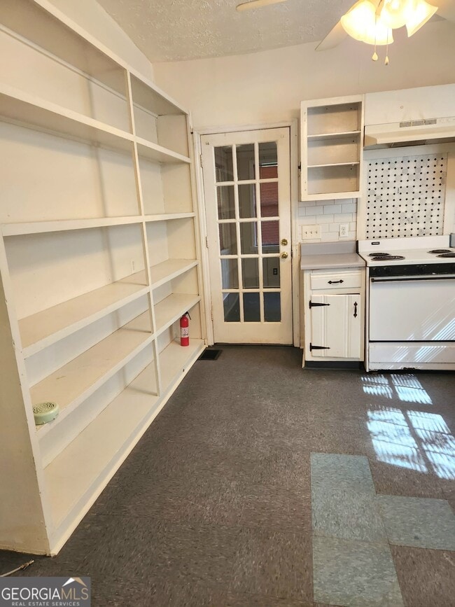 Foto del edificio - 7157 Bryce Rd