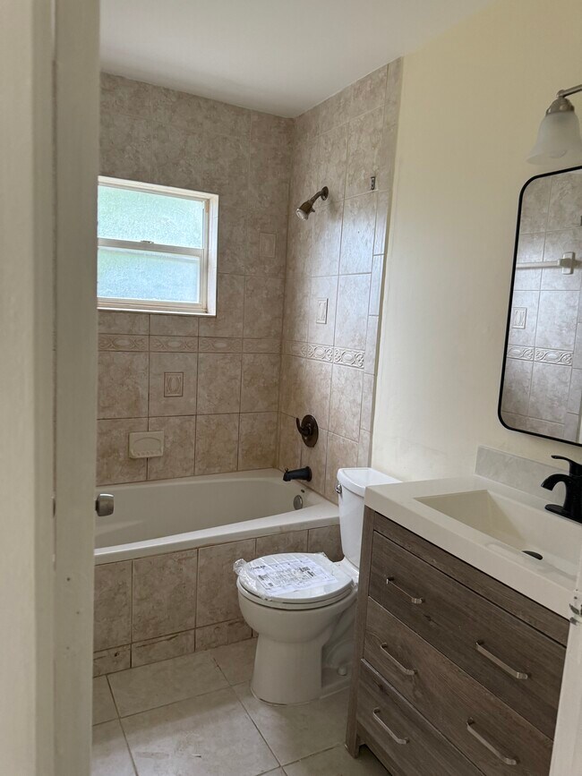 Foto del edificio - 6153 Moonbeam Dr