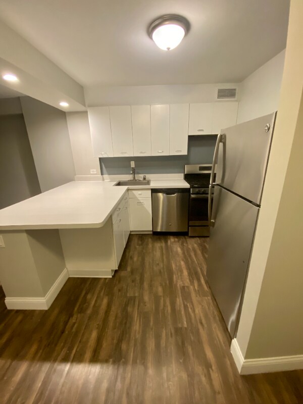 1345 N Astor St Unit 1509, Chicago, IL 60610 Room for Rent in Chicago