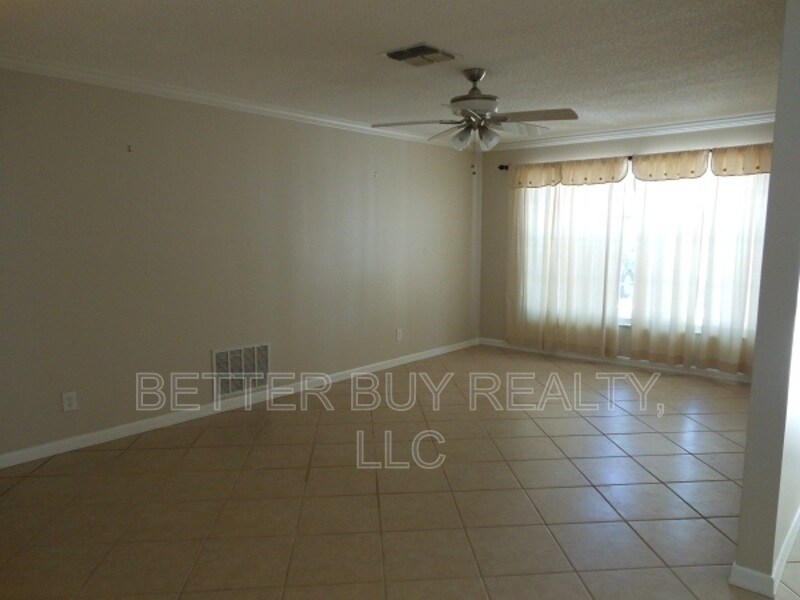 Building Photo - 10 Filbert Ln