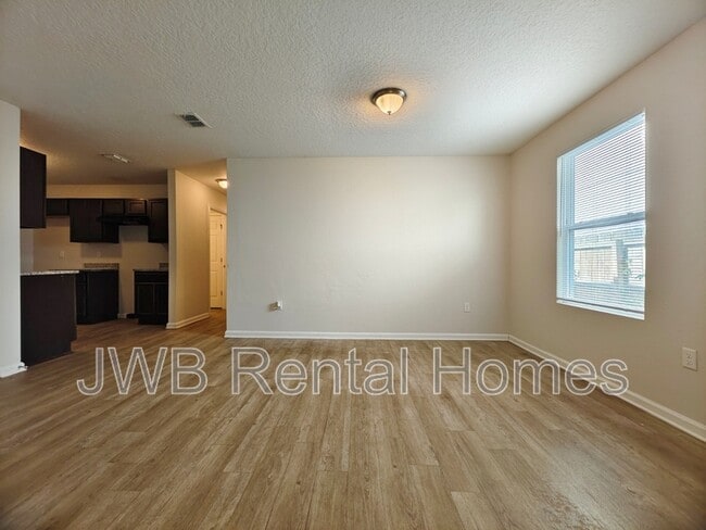 Foto del edificio - 8606 Eaton Ave