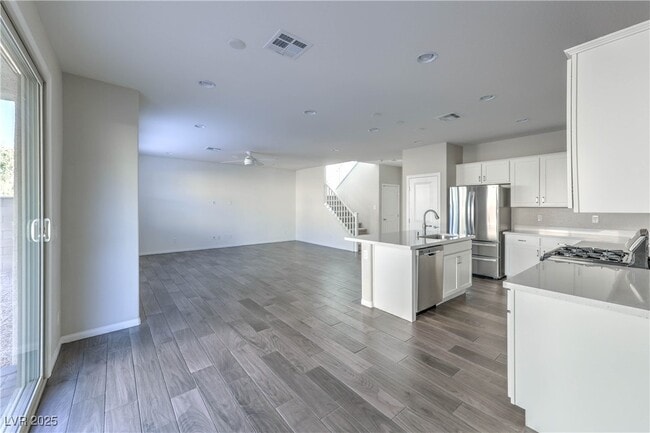 Foto del edificio - 10260 Bark Pine Ct