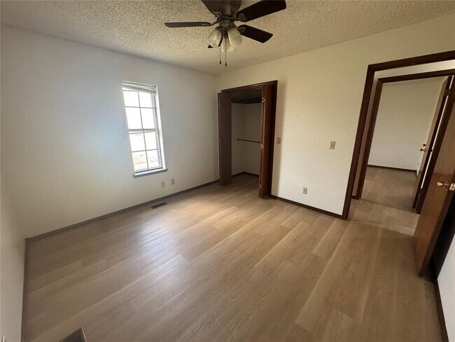 Foto del edificio - 1338 N Washington Ave