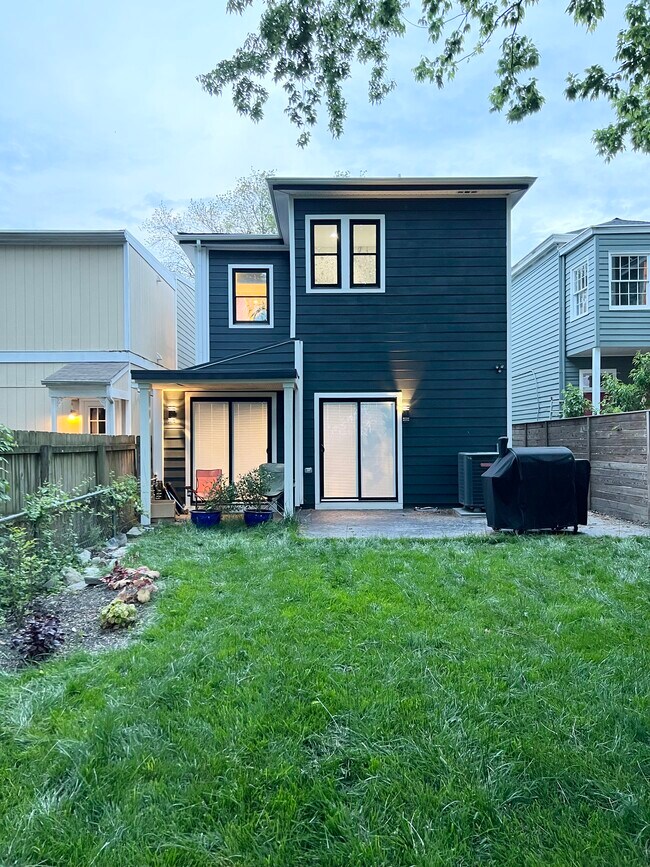 Building Photo - 511 N 29th St