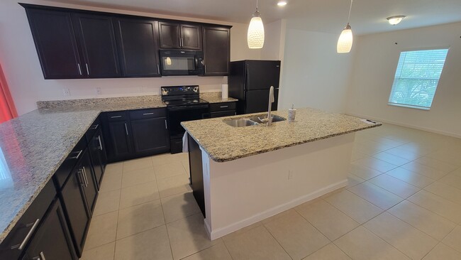 Foto del edificio - 77175 Sawmill Ct