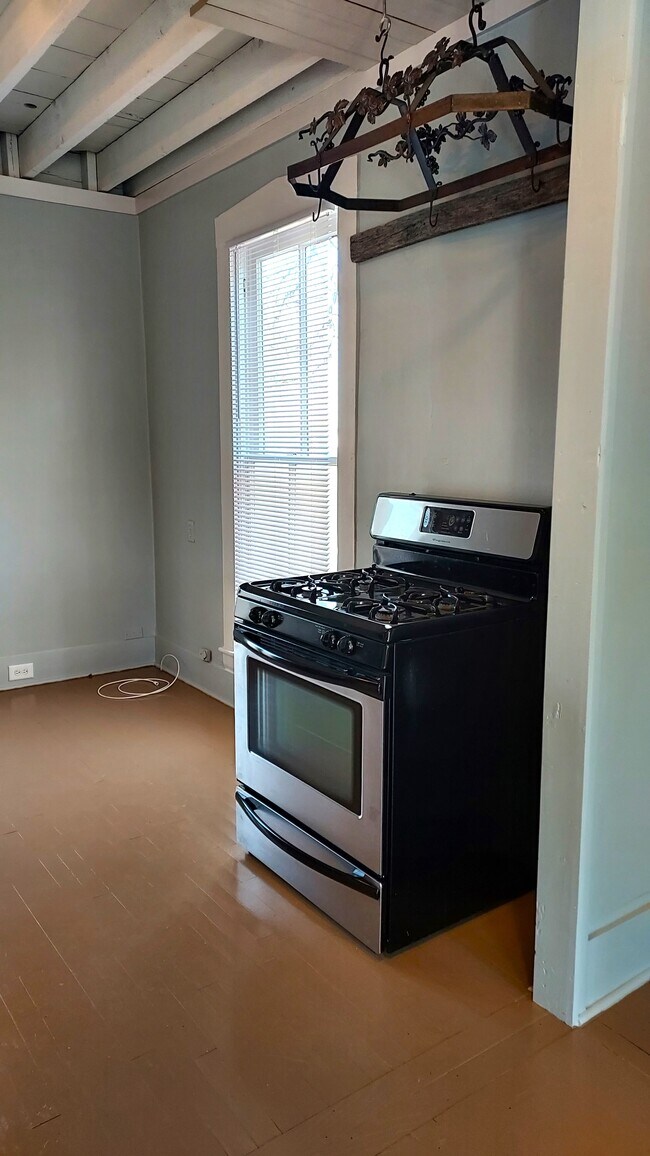 Foto del edificio - 134 Marble Mill Rd NW