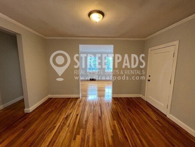 Foto del edificio - 1153 Beacon St