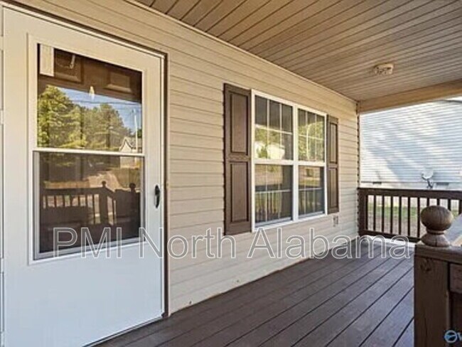 Foto del edificio - 3103 Sonya Dr NW