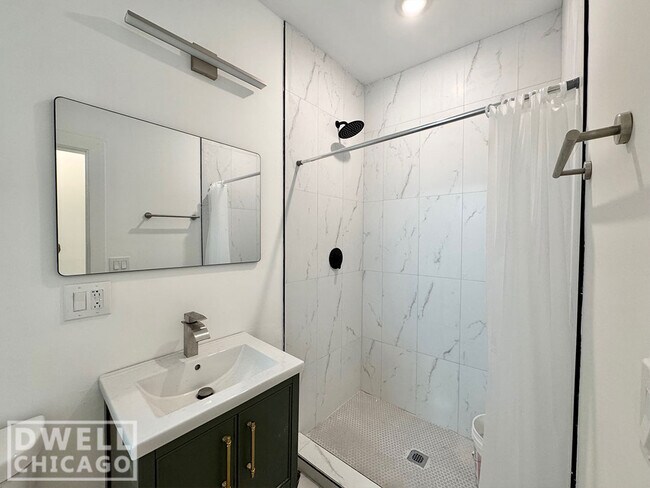 Foto del edificio - 956 N Winchester Ave