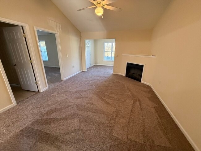 Photo - Beautiful 2 Bed 2 Bath Villa with 1 Car Ga... Apartment