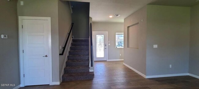 Building Photo - 12065 Mesquite River Dr