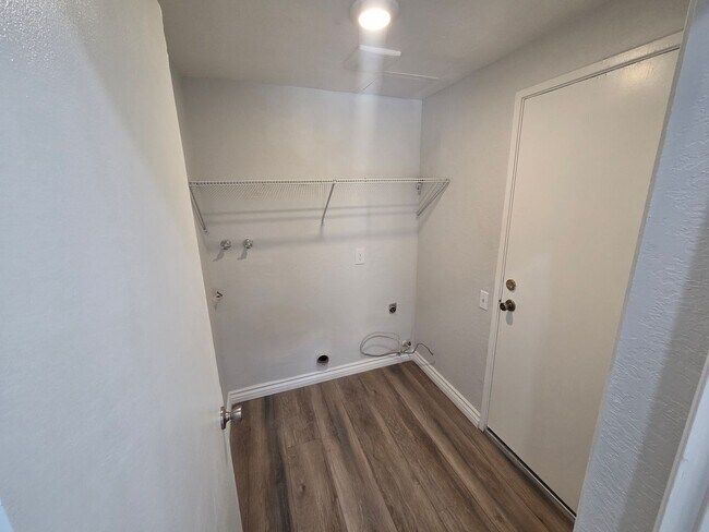 Foto del edificio - Large 2 Bedroom Home in Haceinda Heights!