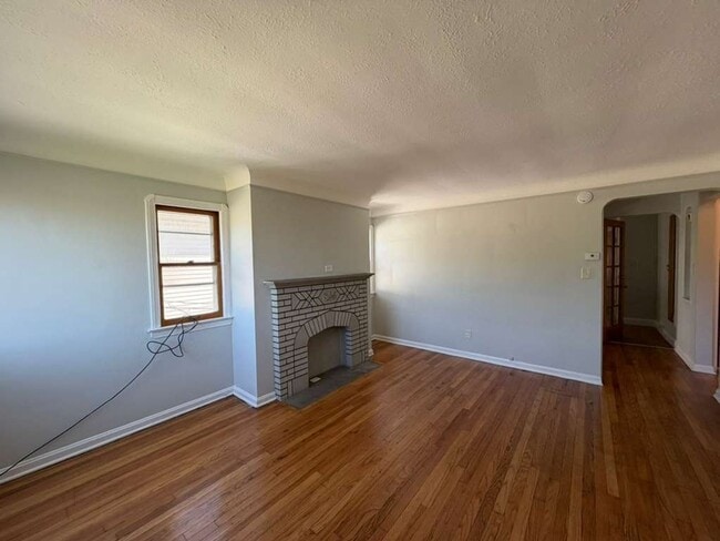 Building Photo - 1482 Dille Rd