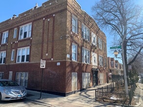 Building Photo - 3915 W Potomac Ave
